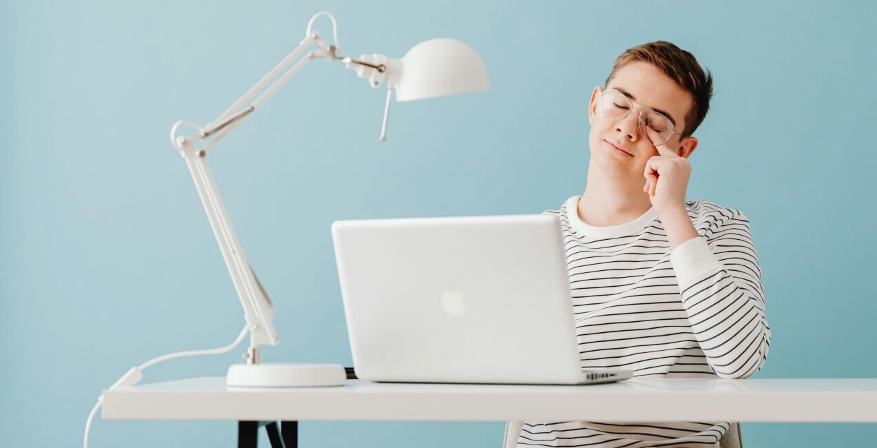 What challenges does full-desk recruiting bring?